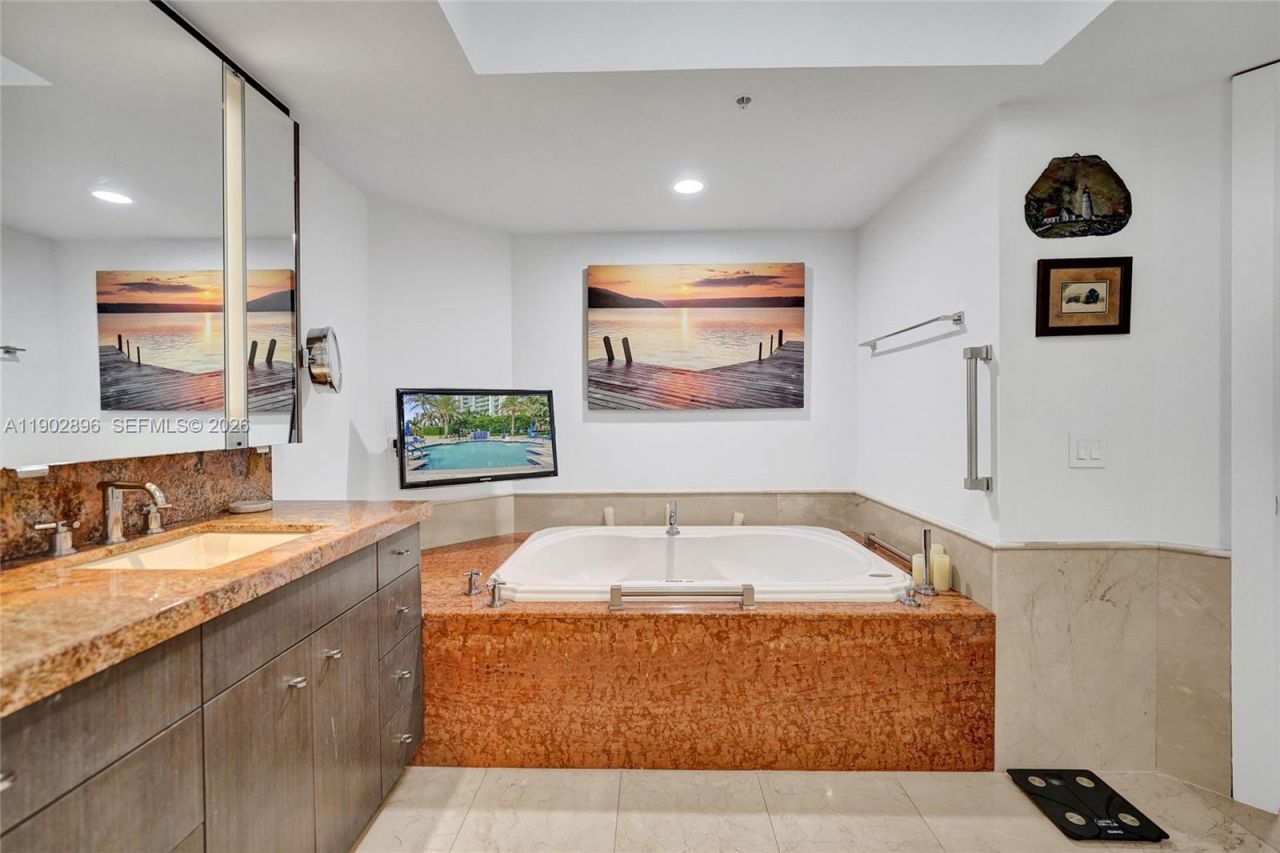 411 N New River Dr E, Unit 3703, Fort Lauderdale, FL 33301 Photo