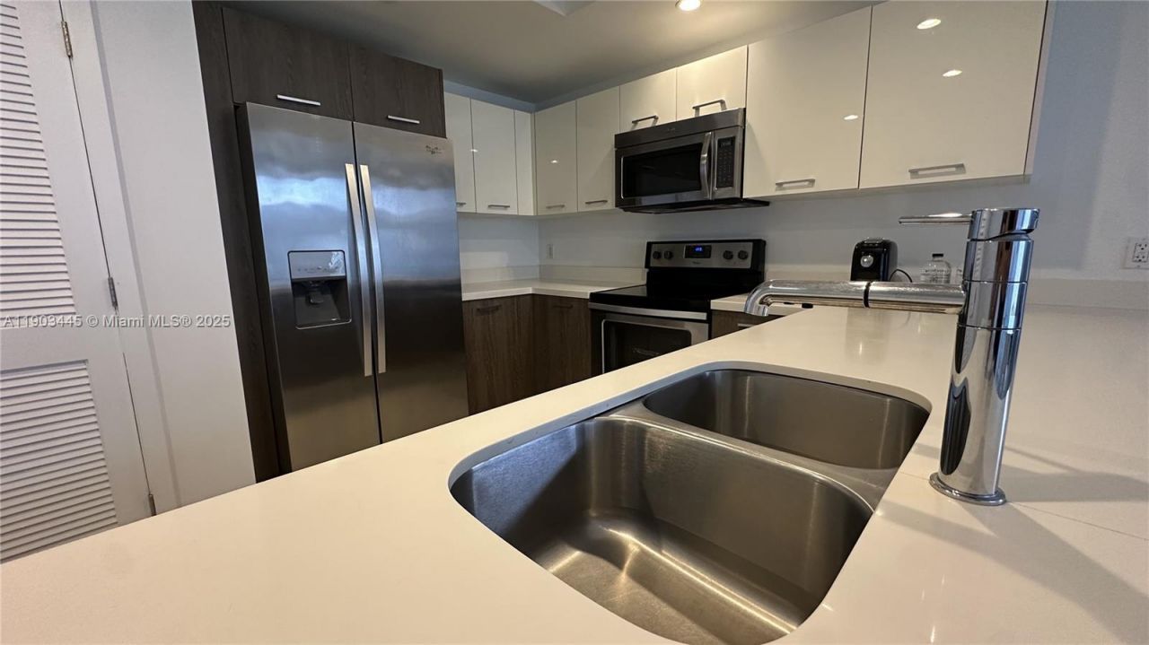 1120 98th St, Unit 503, Bay Harbor Islands, FL 33154 Photo