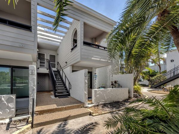 1555 TARPON CENTER DRIVE, Unit 203, VENICE, FL 34285