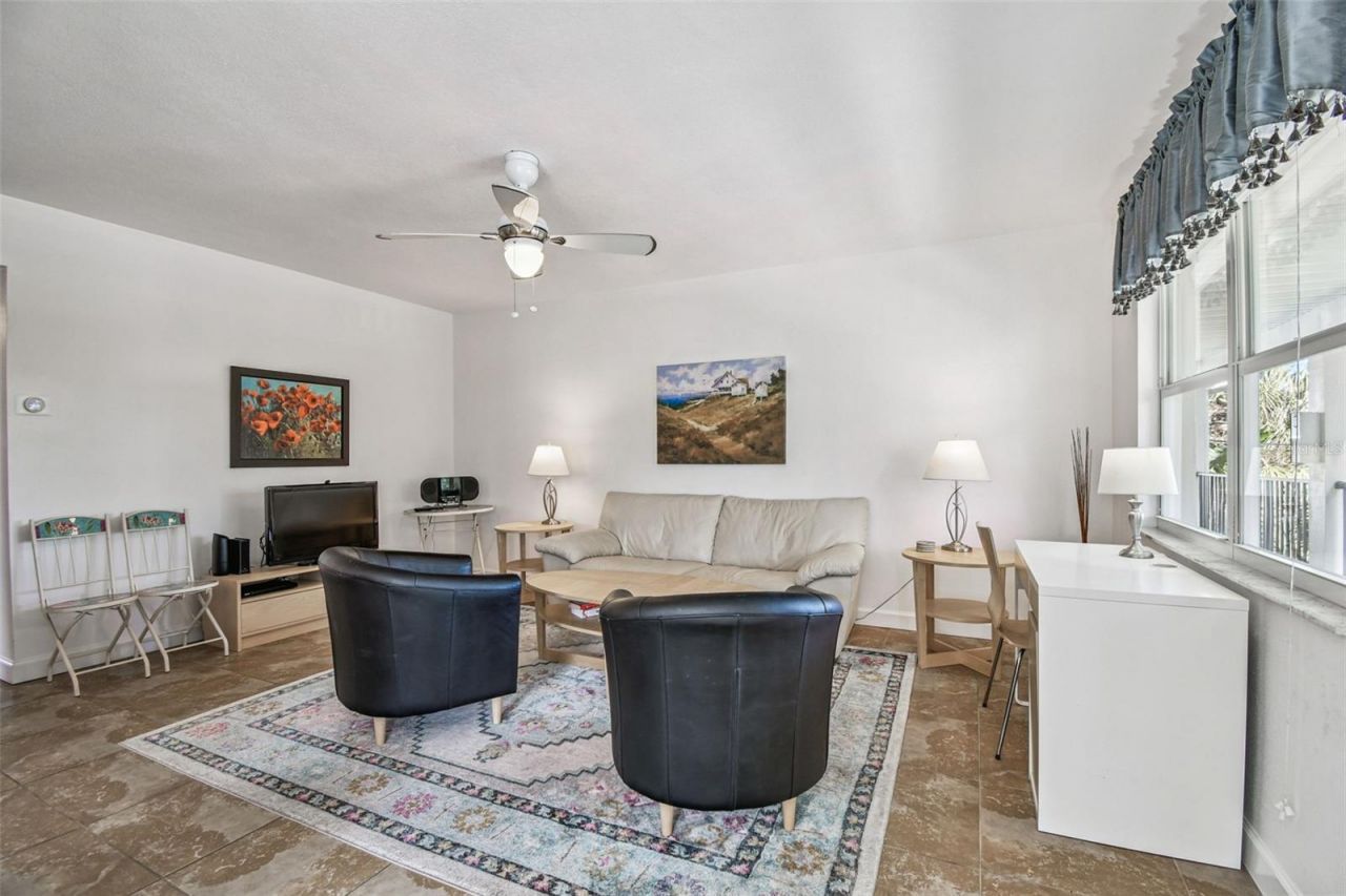 210 6th Avenue N, Unit 9, Saint Petersburg, FL 33701 Photo