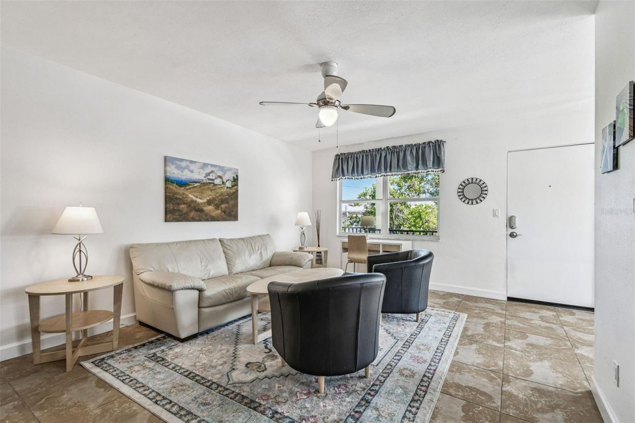 210 6th Avenue N, Unit 9, Saint Petersburg, FL 33701 Photo