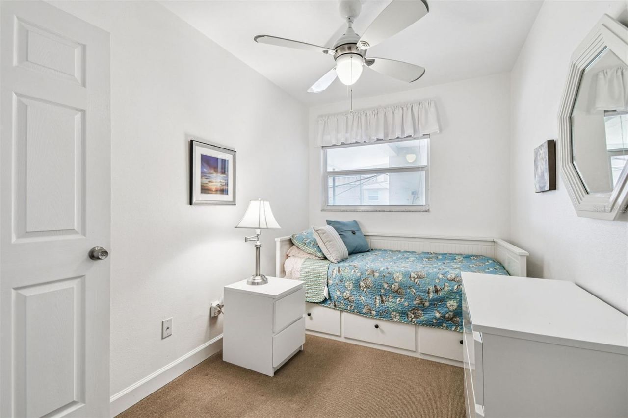 210 6th Avenue N, Unit 9, Saint Petersburg, FL 33701 Photo