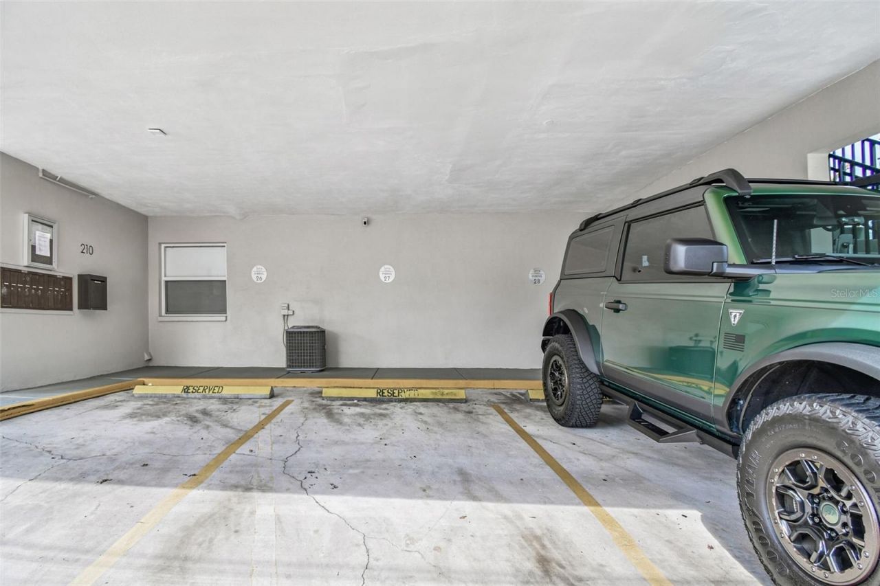 210 6th Avenue N, Unit 9, Saint Petersburg, FL 33701 Photo