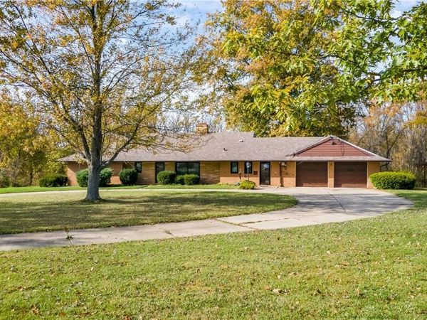 13690 W 130th Street, Strongsville, OH 44136