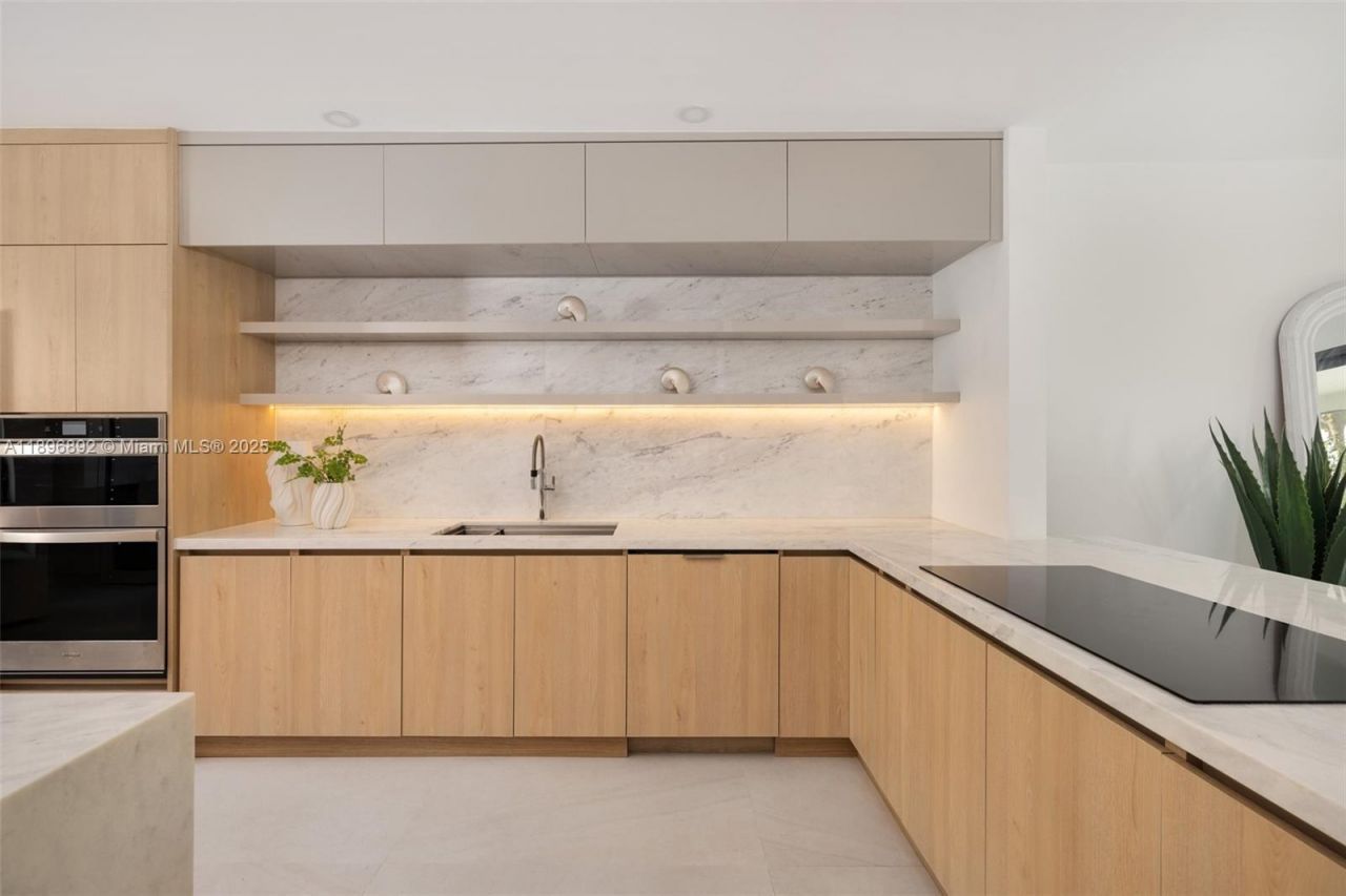 2000 S Bayshore Dr, Unit 4, Coconut Grove, FL 33133 Photo