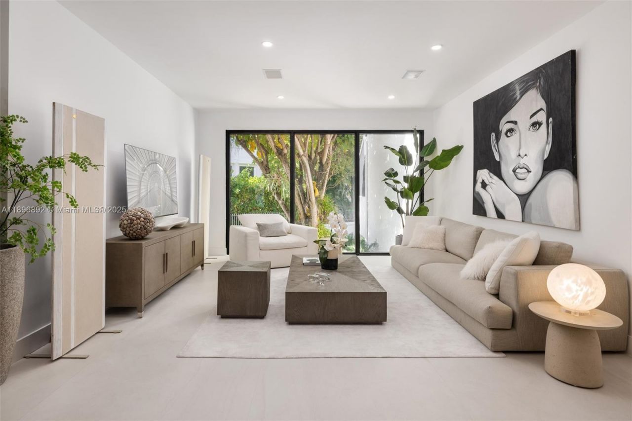 2000 S Bayshore Dr, Unit 4, Coconut Grove, FL 33133 Photo