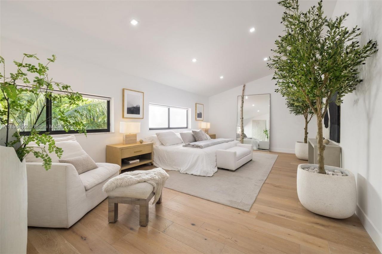 2000 S Bayshore Dr, Unit 4, Coconut Grove, FL 33133 Photo