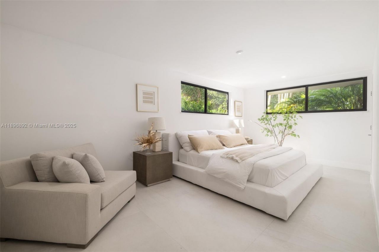 2000 S Bayshore Dr, Unit 4, Coconut Grove, FL 33133 Photo