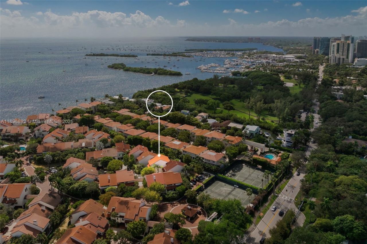 2000 S Bayshore Dr, Unit 4, Coconut Grove, FL 33133 Photo