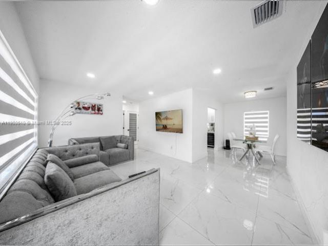 16125 NW 28th Pl, Miami Gardens, FL 33054 Photo