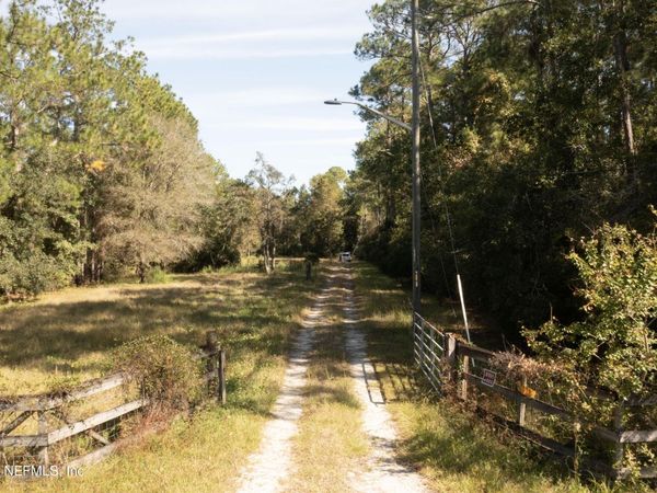 3163 LANNIE Road, Jacksonville, FL 32218