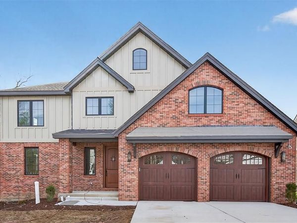 216 W Essex Avenue, St Louis, MO 63122