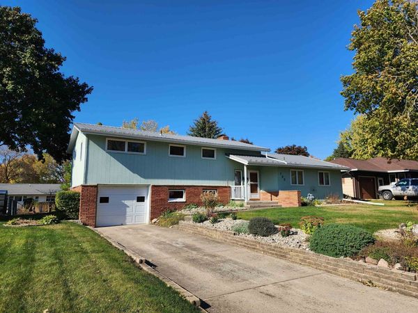 705 Adams Street, Armstrong, IA 50590