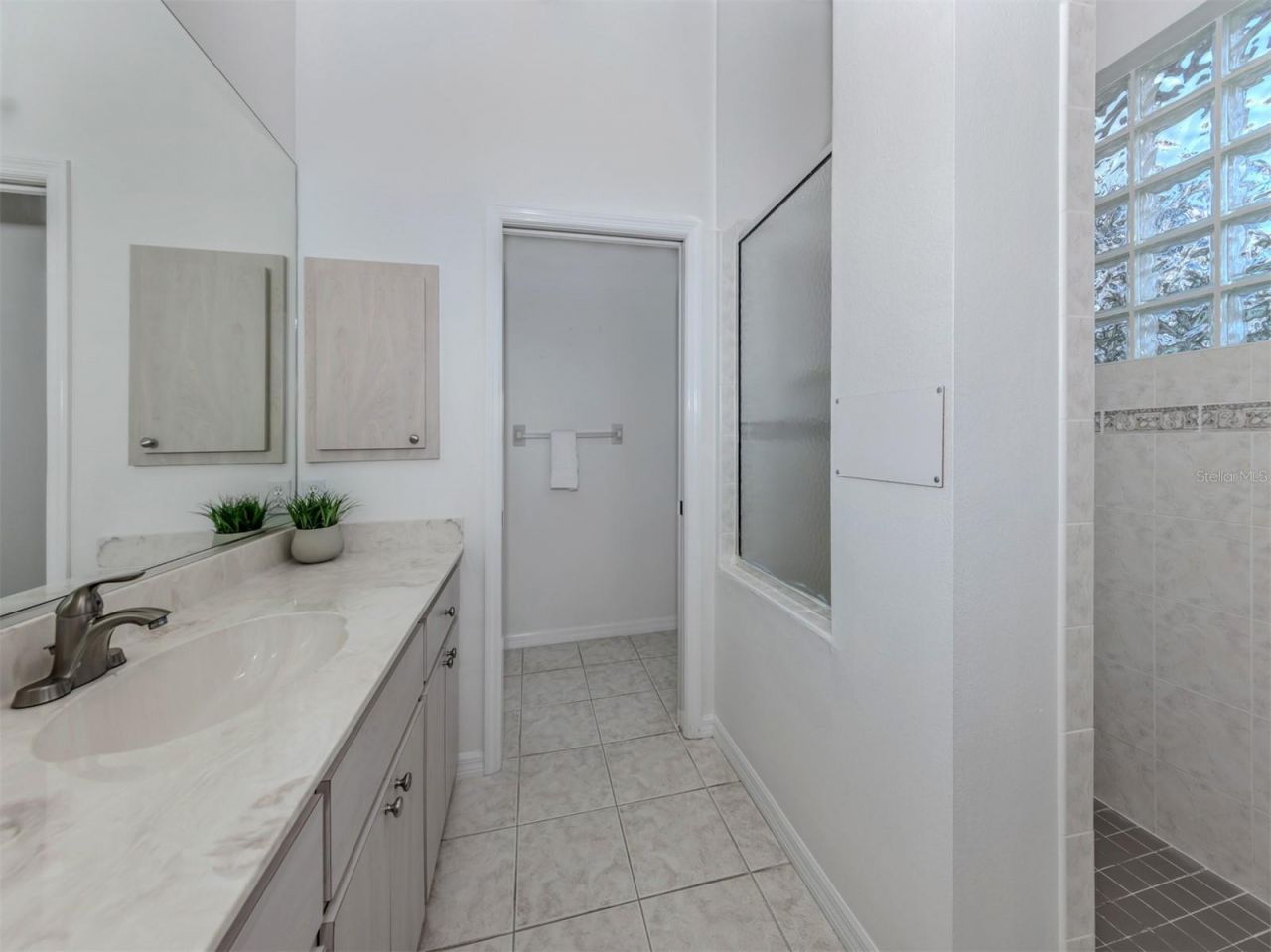 656 Silk Oak Drive, Venice, FL 34293 Photo