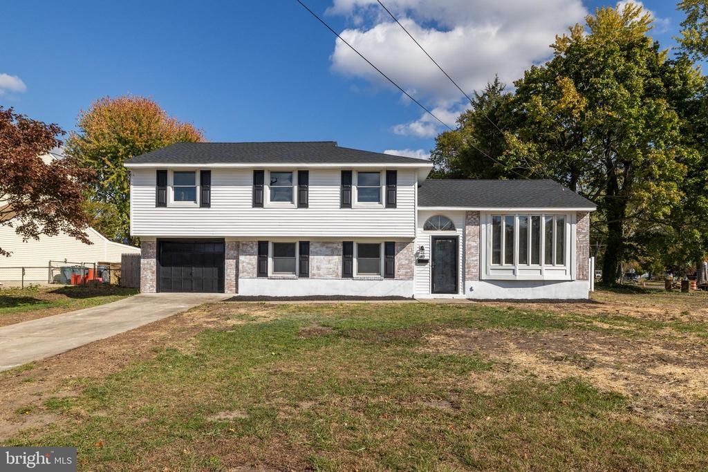 40 Longwood Drive, Stratford, NJ 08084 Main Photo