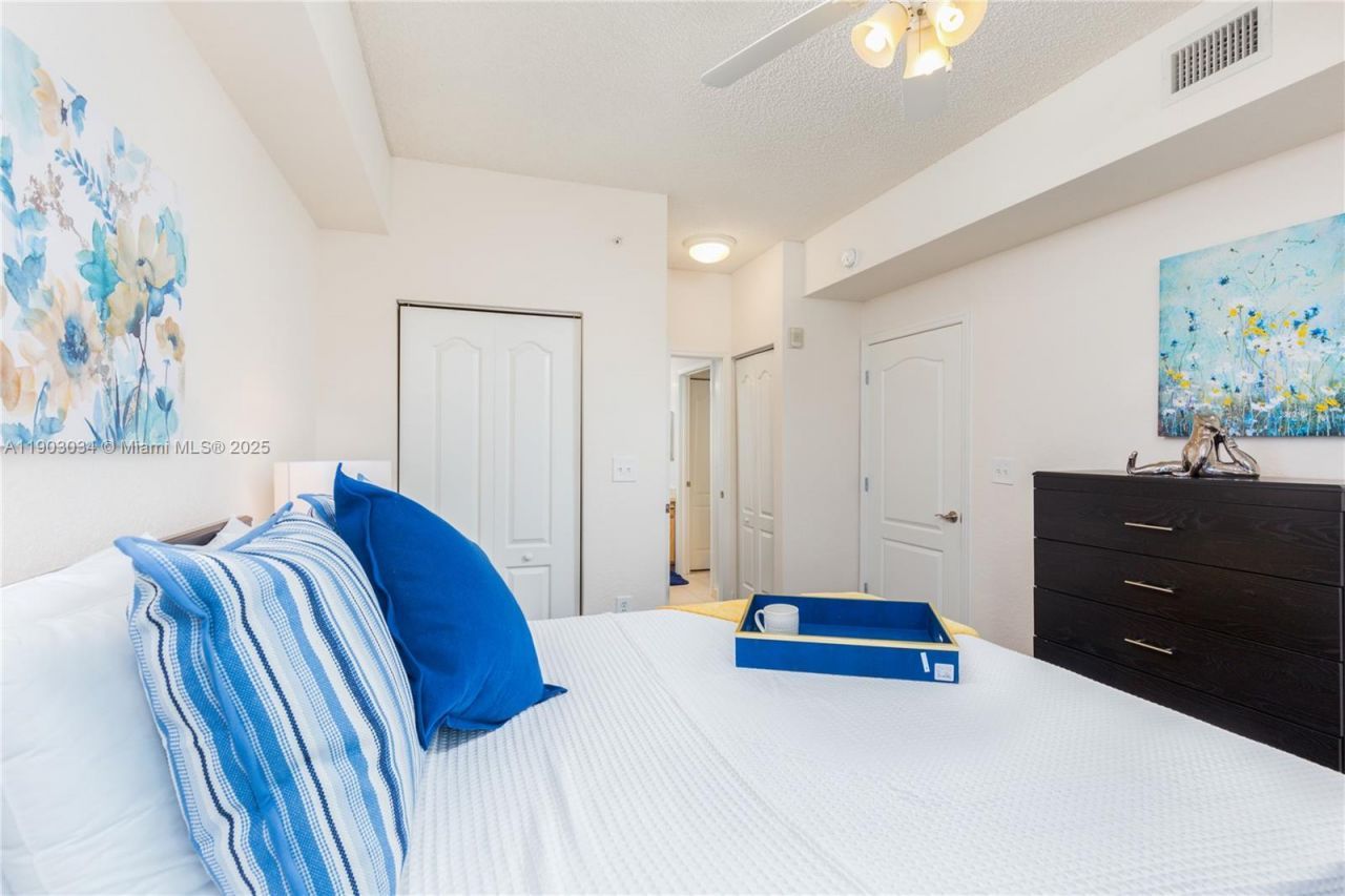 6001 SW 70th St, Unit 610, South Miami, FL 33143 Photo