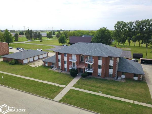 1629 Sunset Street, Grinnell, IA 50112