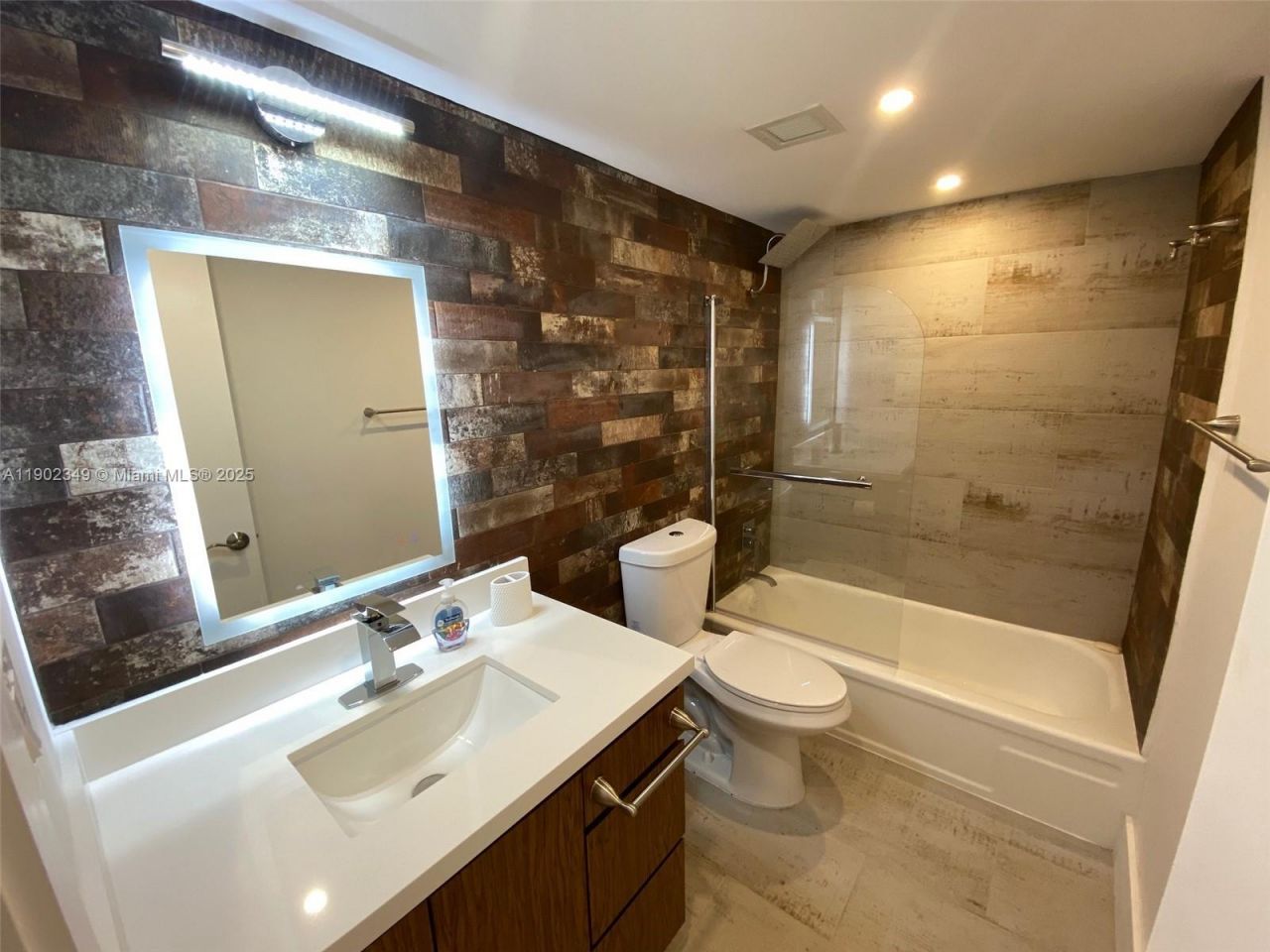 3161 S Ocean Dr, Unit 1210, Hallandale Beach, FL 33009 Photo
