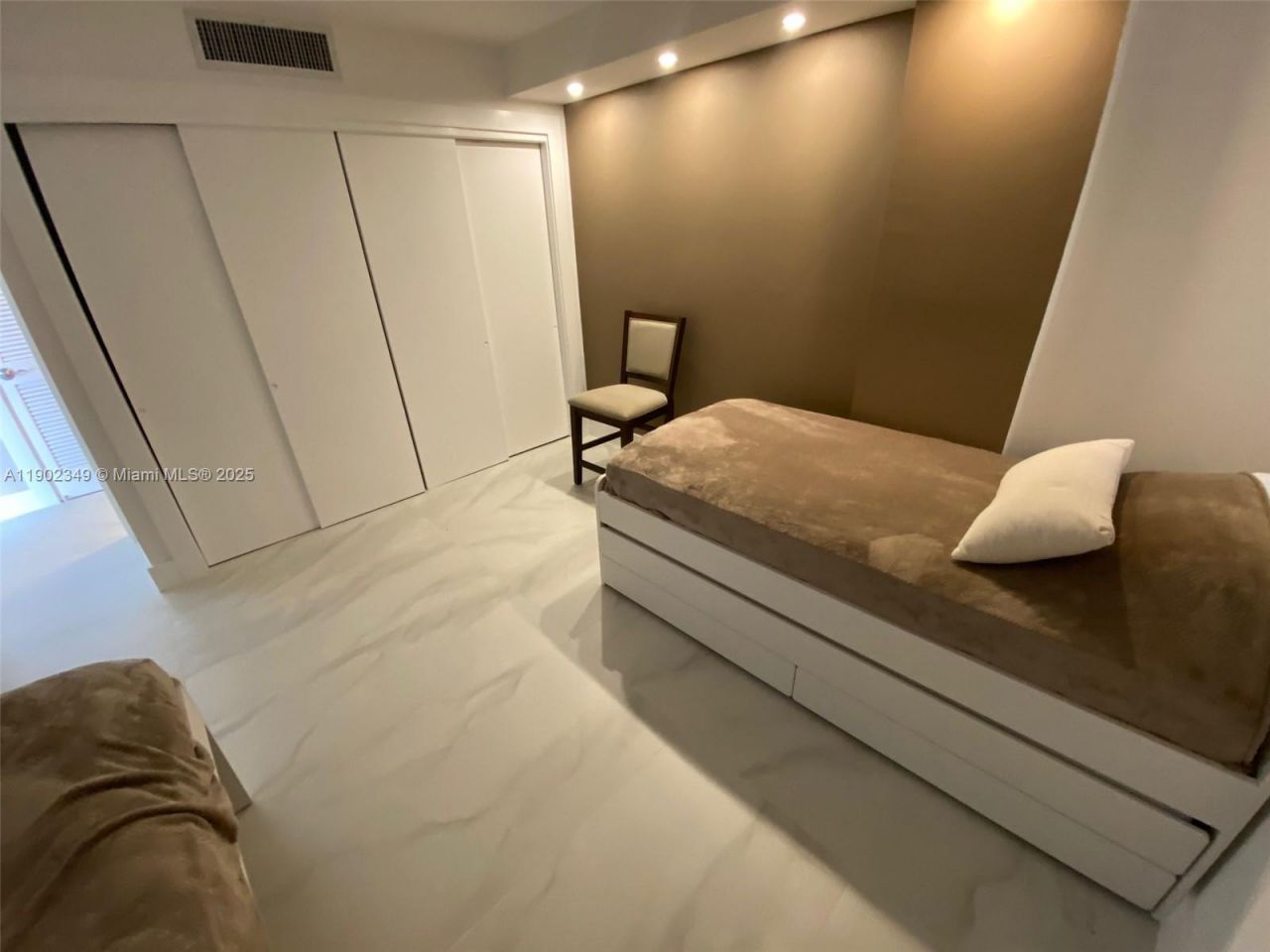 3161 S Ocean Dr, Unit 1210, Hallandale Beach, FL 33009 Photo