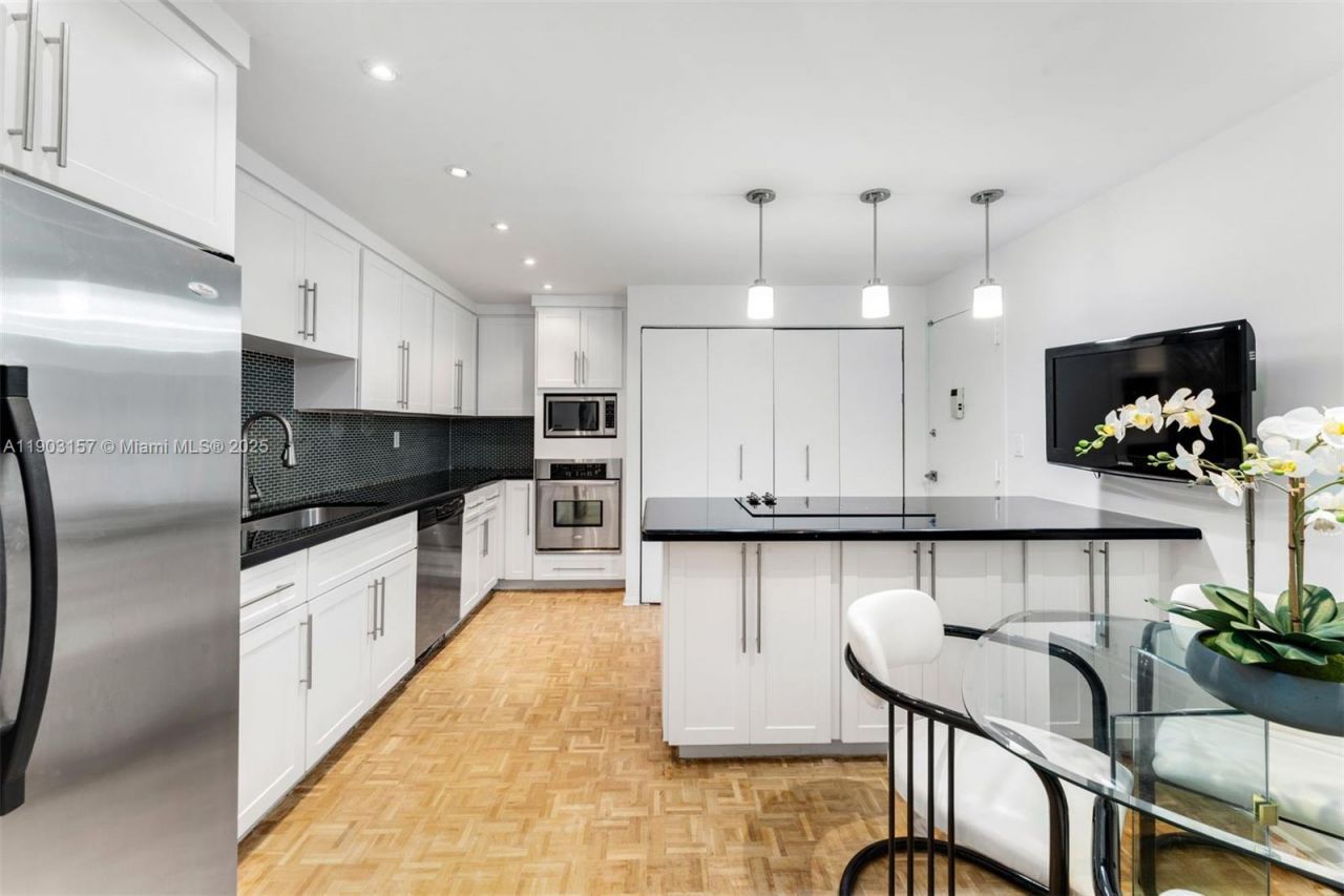 10155 Collins Ave, Unit 307, Bal Harbour, FL 33154 Photo