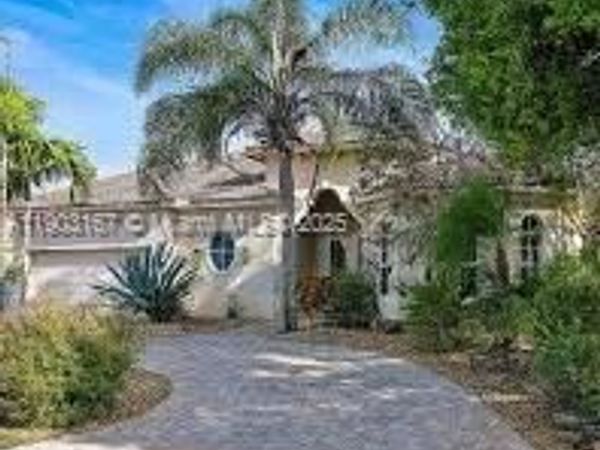 950 Greensward Ln, Delray Beach, FL 33445