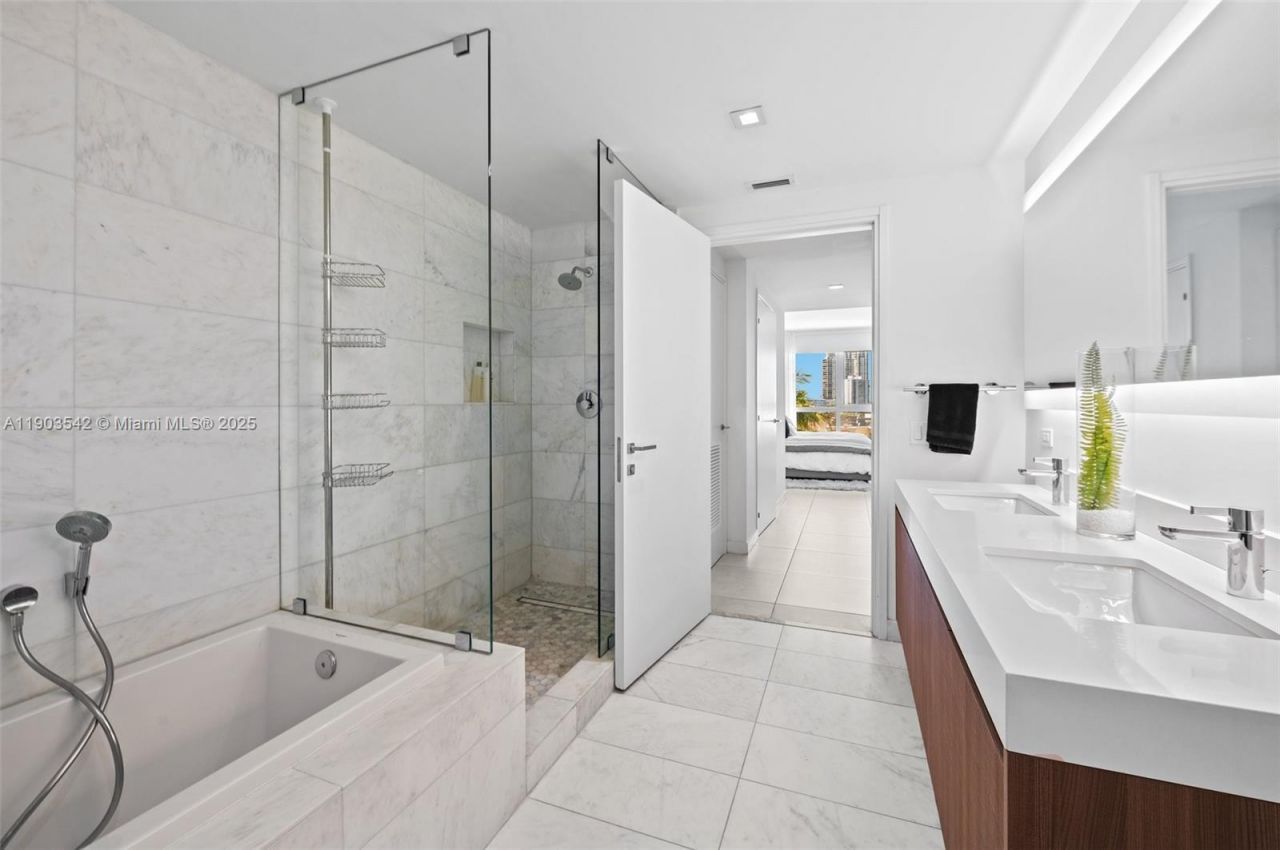 401 N Birch Rd, Unit 505, Fort Lauderdale, FL 33304 Photo