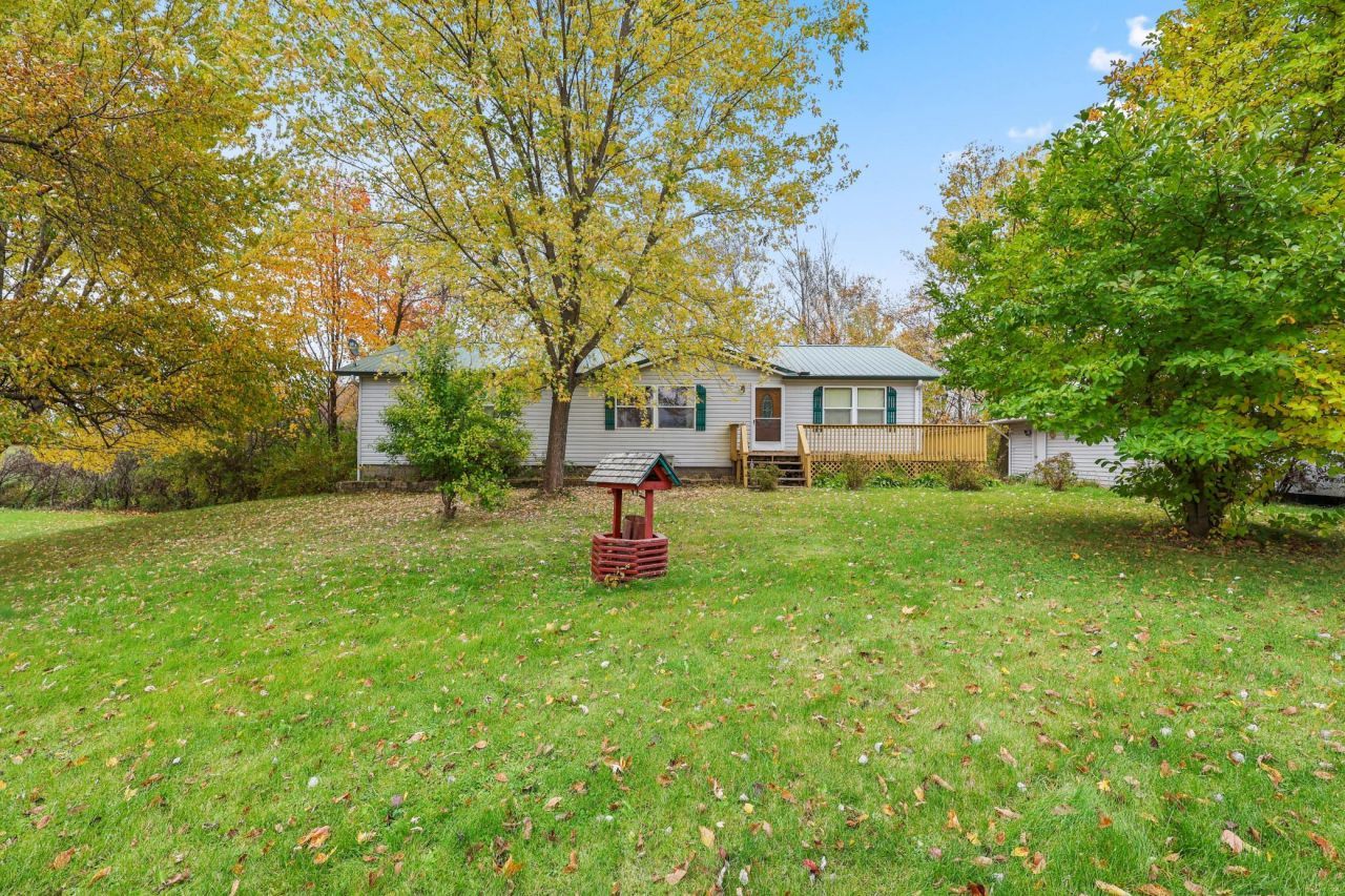 1727 N Lake Drive, Braham, MN 55006 Main Photo