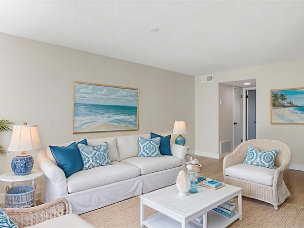 18 Vista Gardens Trail, Unit 105, Vero Beach, FL 32962