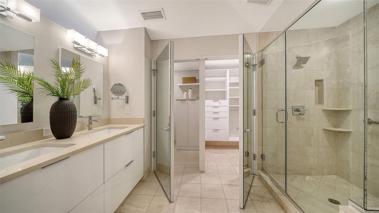3040 Grand Bay Boulevard, Unit 283, Longboat Key, FL 34228 Photo