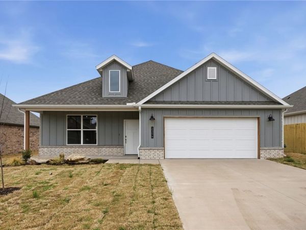 2306 N Presley Street, Siloam Springs, AR 72761