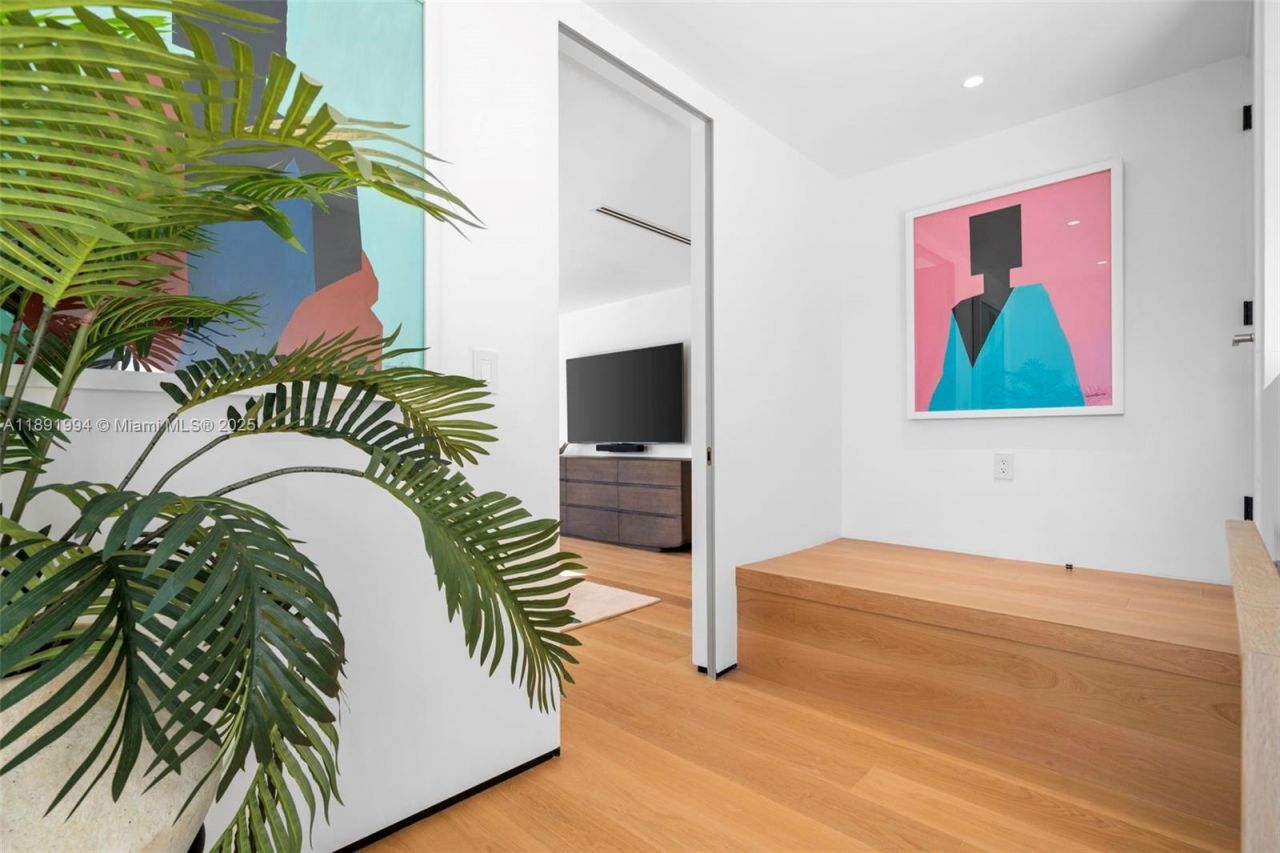 222 E Rivo Alto Dr, Miami Beach, FL 33139 Photo