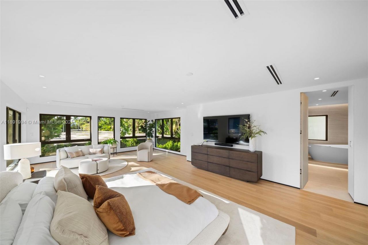 222 E Rivo Alto Dr, Miami Beach, FL 33139 Photo