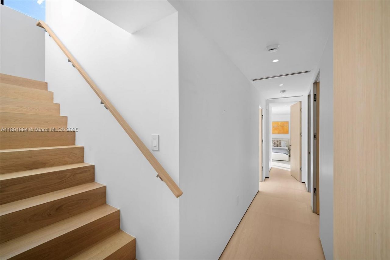 222 E Rivo Alto Dr, Miami Beach, FL 33139 Photo