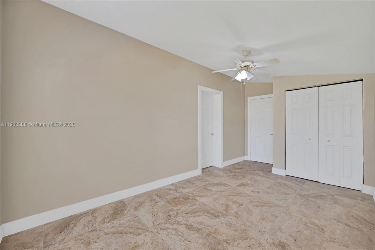 818 NE 3rd St, Hallandale Beach, FL 33009 Photo