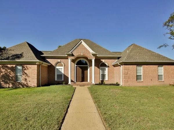 301 Foxfield Cove, Marion, AR 72364