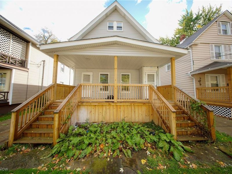 9905-9907 Zimmer Avenue, Cleveland, OH 44102 Photo 1