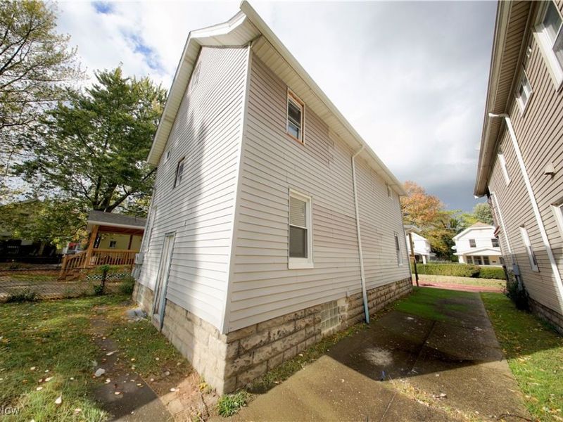 9905-9907 Zimmer Avenue, Cleveland, OH 44102 Photo 18