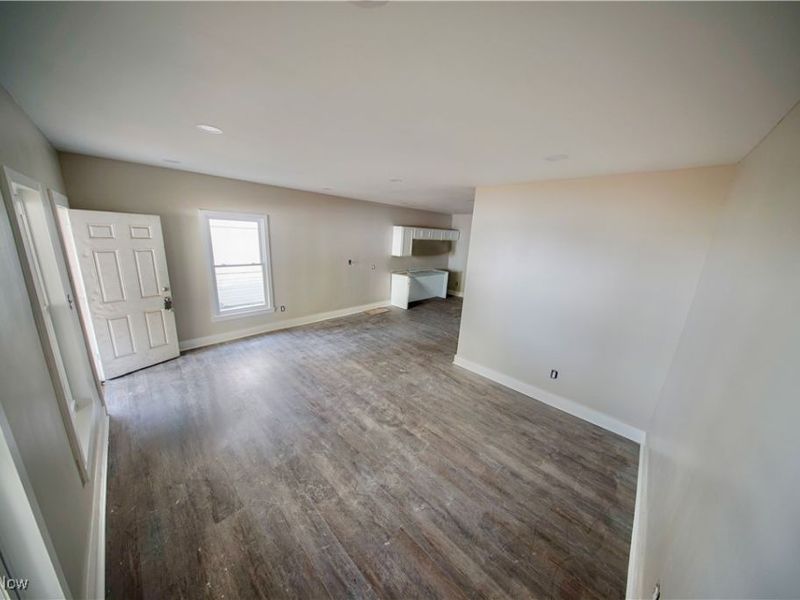 9905-9907 Zimmer Avenue, Cleveland, OH 44102 Photo 3