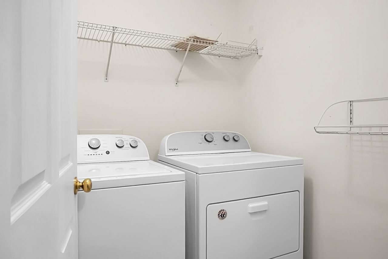 407 Ashburton Drive Photo 32