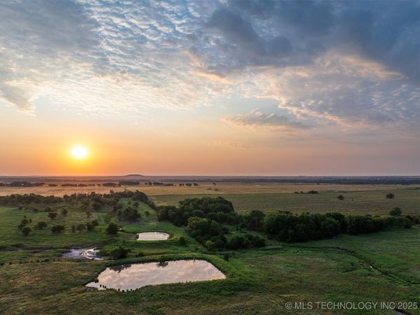 6 N 3990 Road, Dewey, OK 74029
