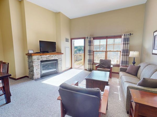 106 Soaring Eagle Lodge, Snowshoe, WV 26291