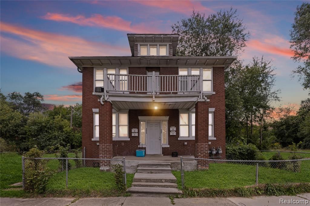 2675 W Buena Vista Street, Detroit, MI 48238 Main Photo