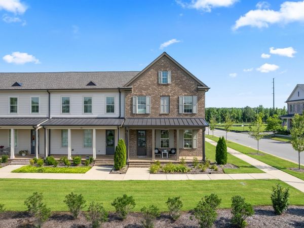 877 UFTON ALY, Collierville, TN 38017