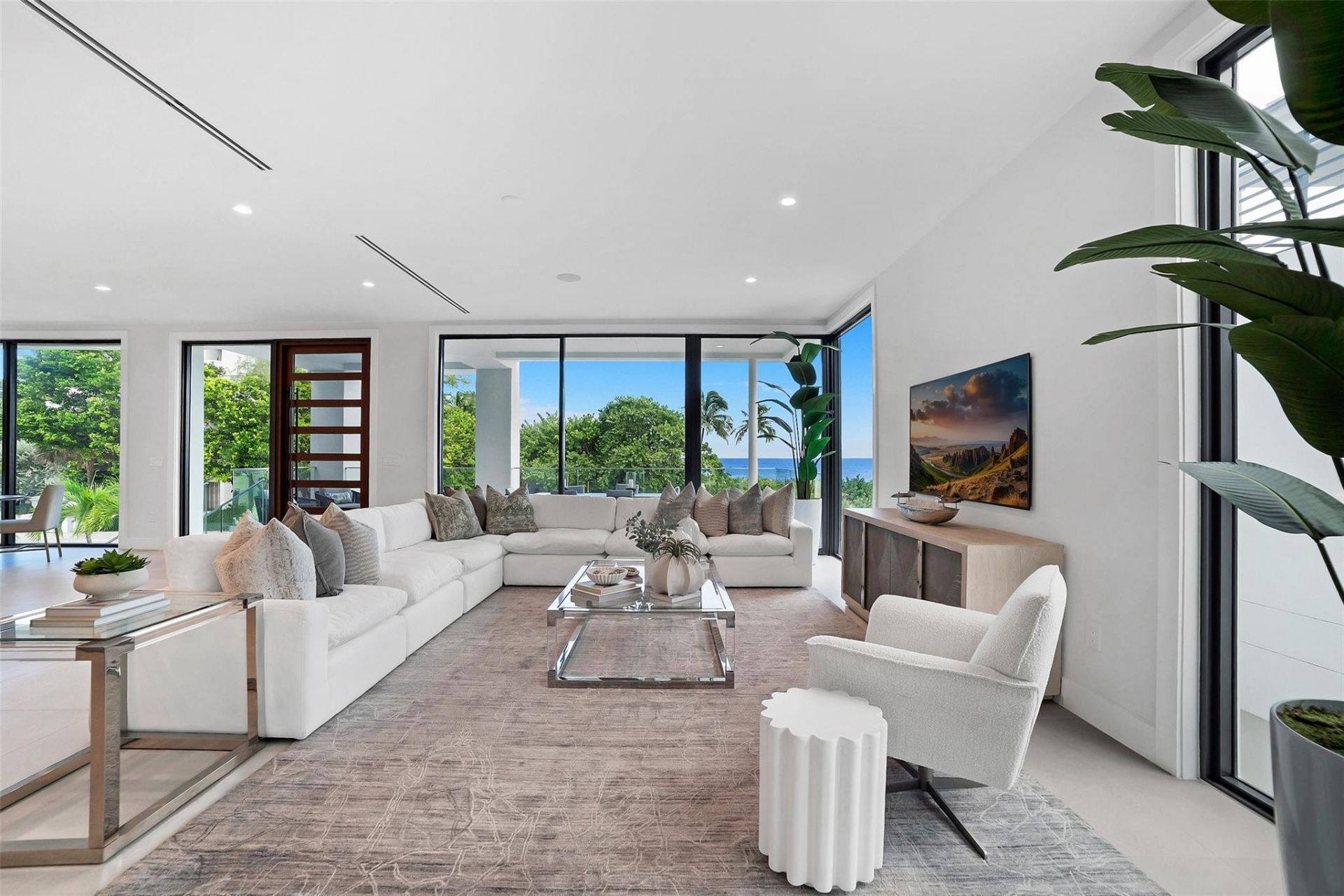 1813 N Fort Lauderdale Beach Boulevard, Fort Lauderdale, FL 33305 Photo