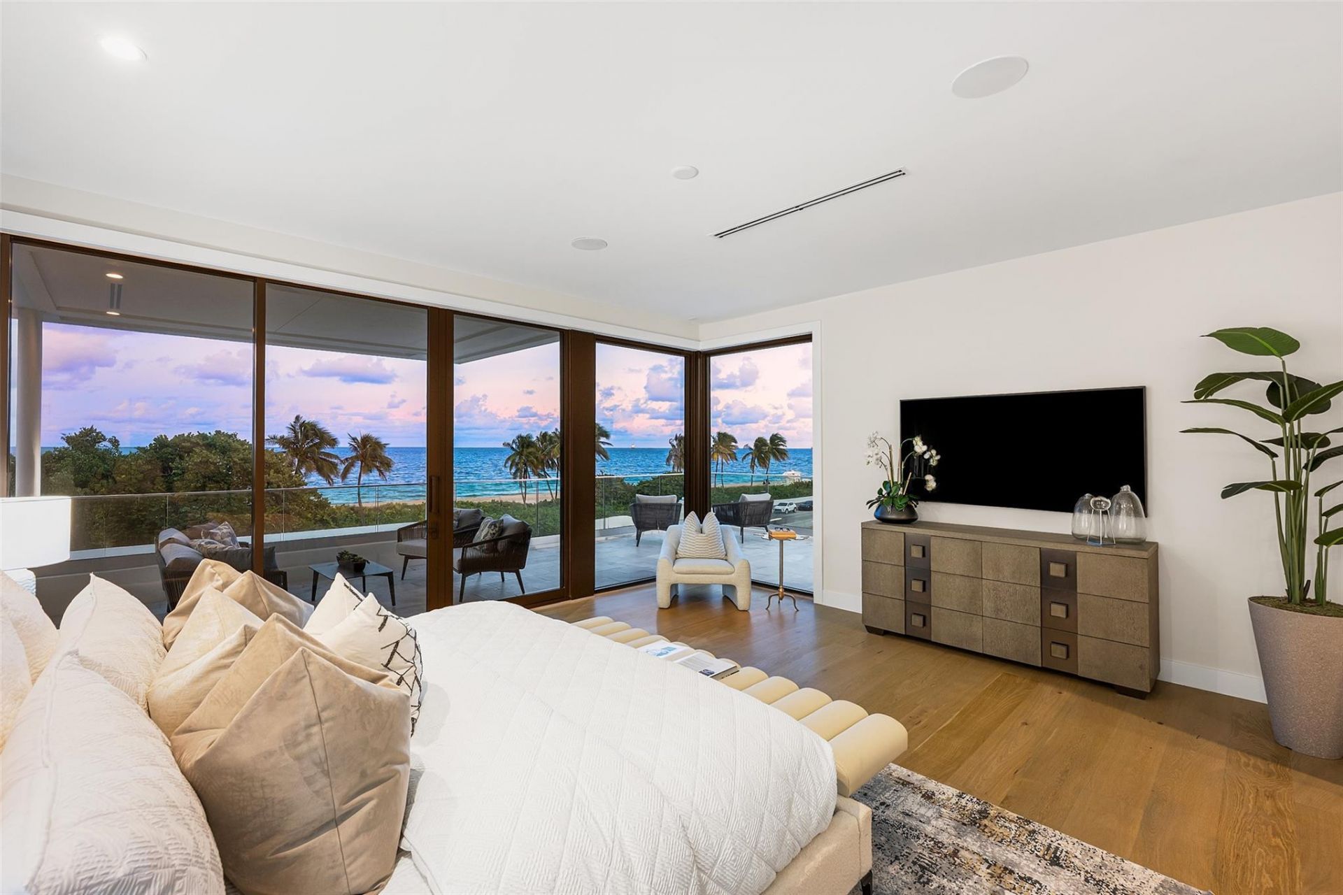 1813 N Fort Lauderdale Beach Boulevard, Fort Lauderdale, FL 33305 Photo