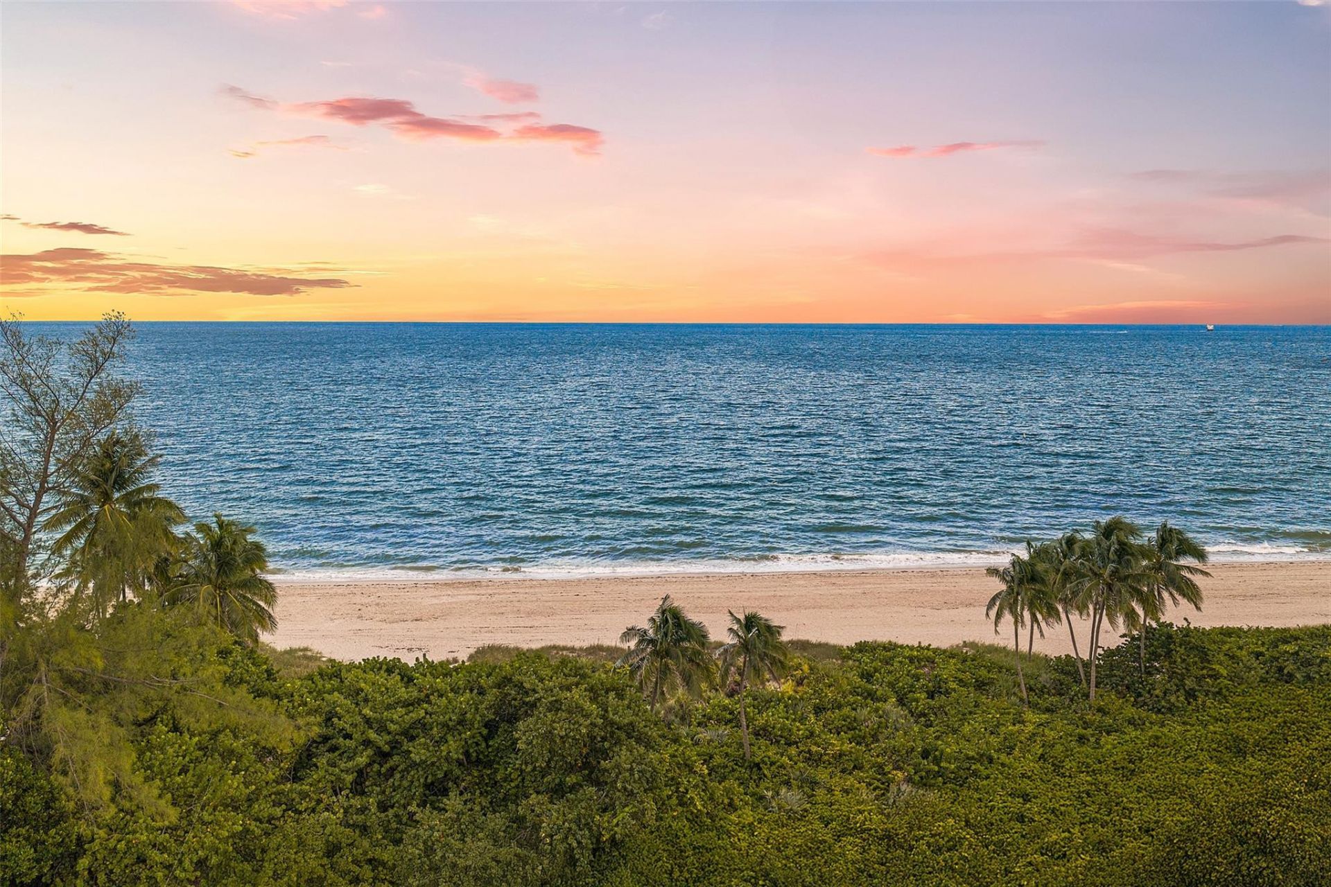 1813 N Fort Lauderdale Beach Boulevard, Fort Lauderdale, FL 33305 Photo
