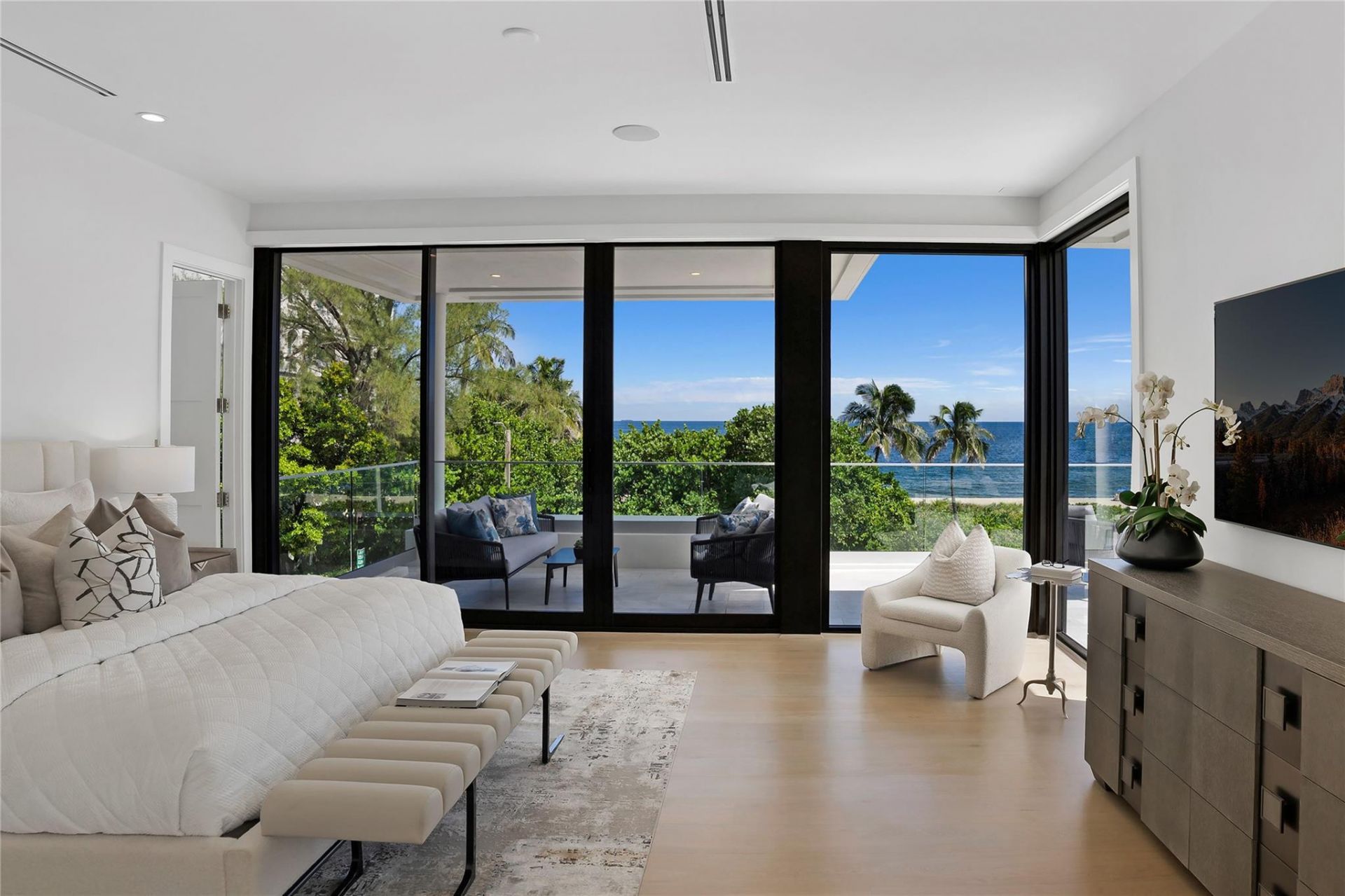 1813 N Fort Lauderdale Beach Boulevard, Fort Lauderdale, FL 33305 Photo