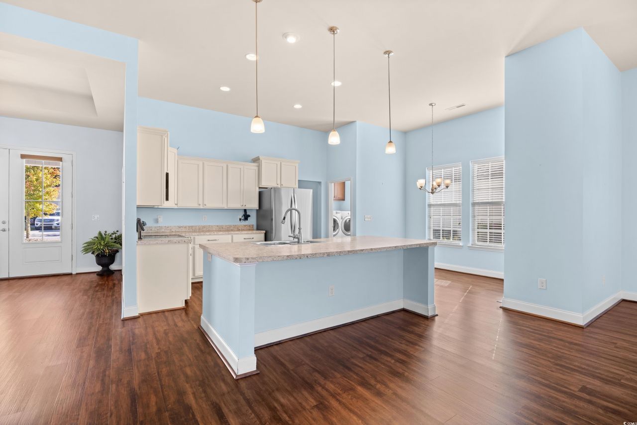 864 Callant Dr. Photo 4