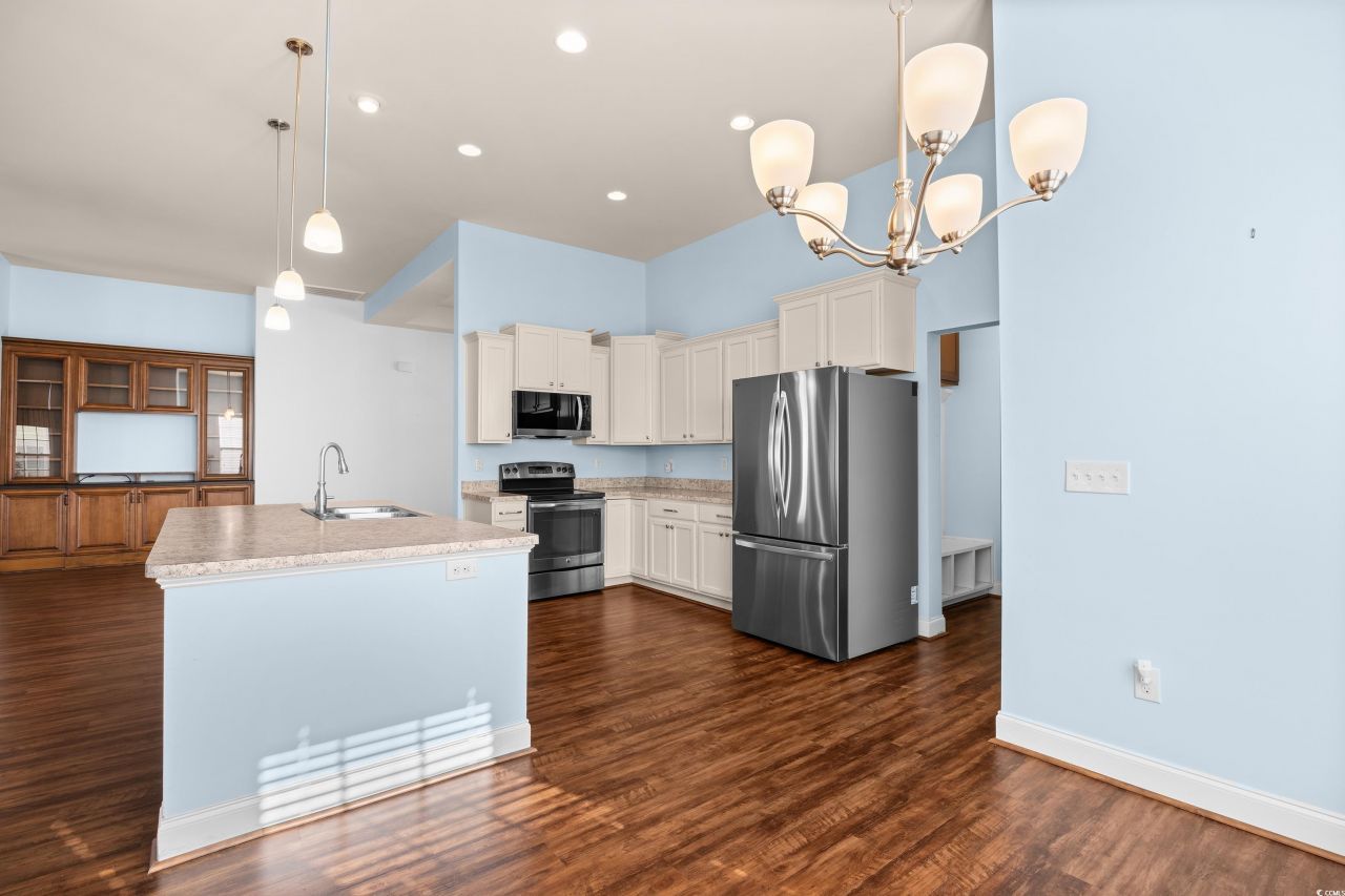 864 Callant Dr. Photo 6