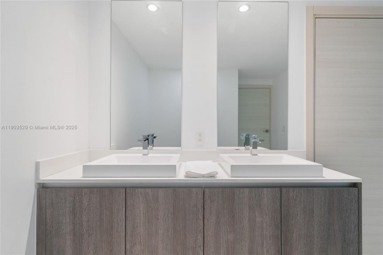 801 S Miami Ave, Unit 1002, Miami, FL 33130 Photo